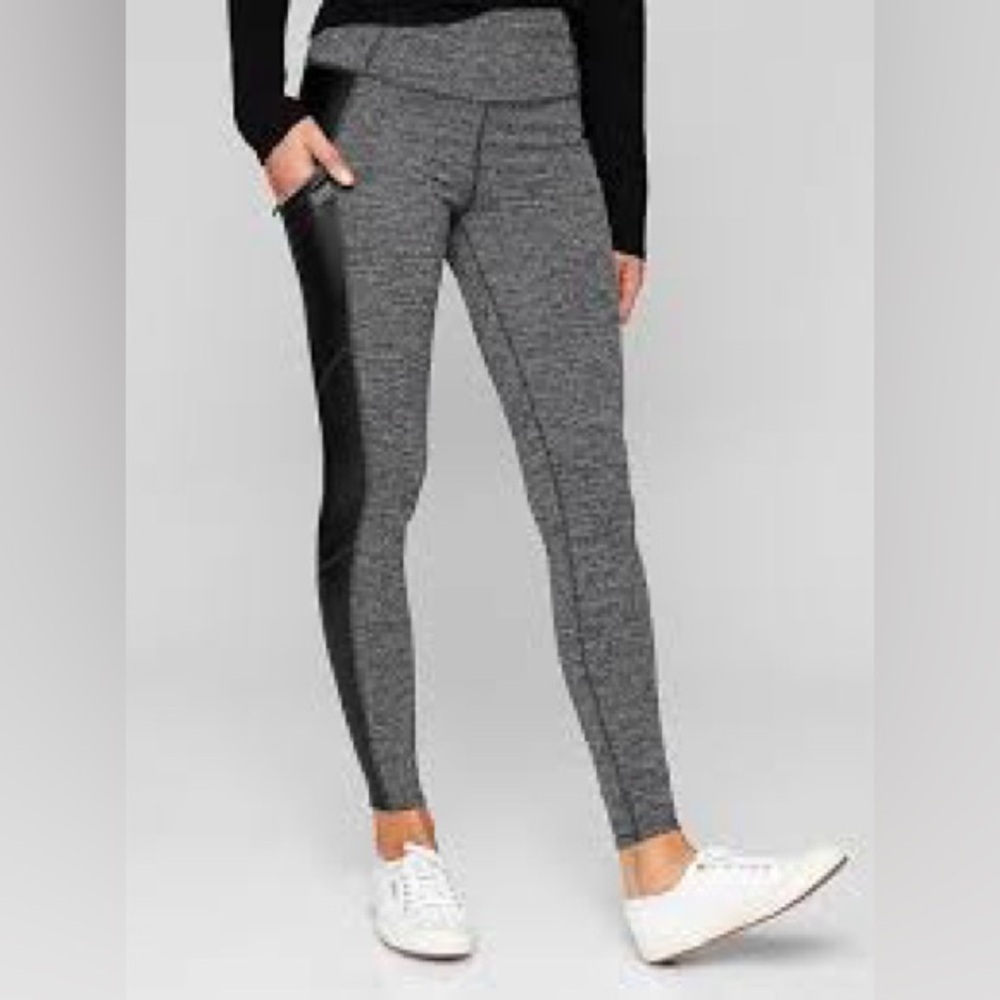 Woman’s size small herringbone athleta brand leggings